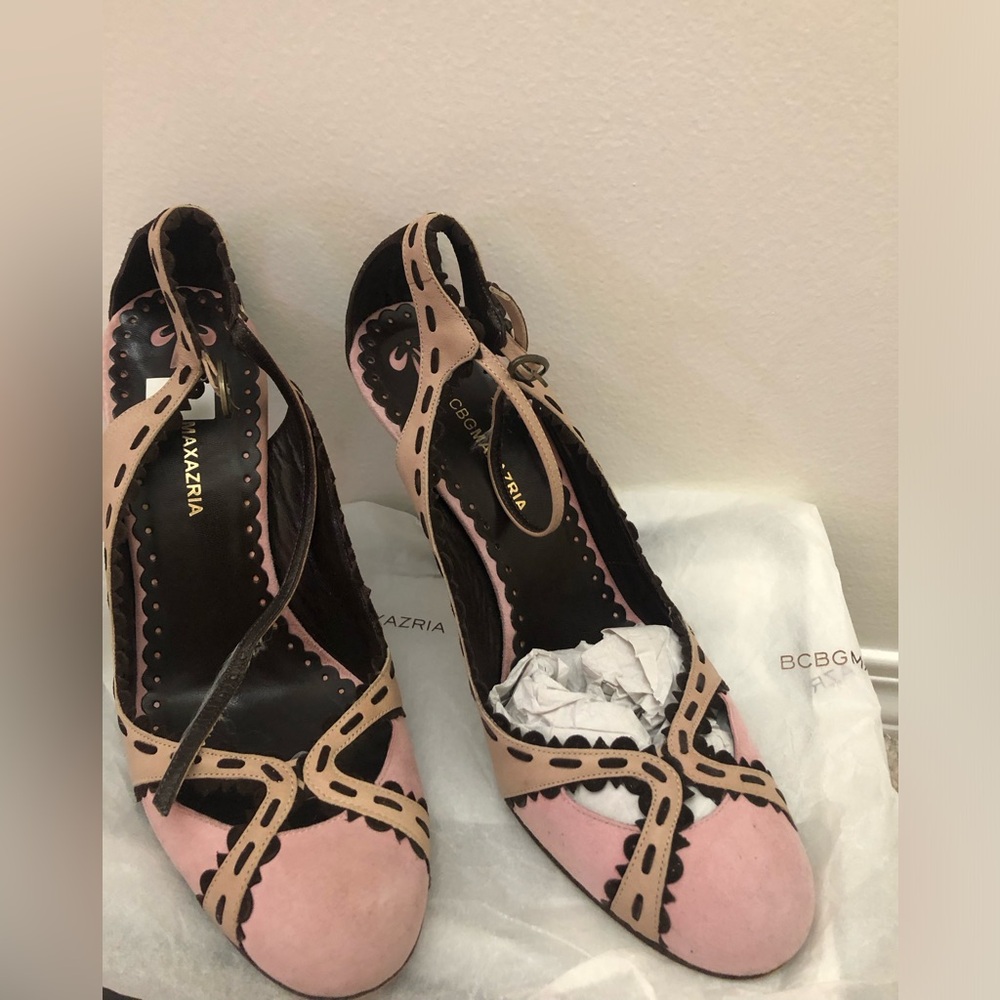 BCBGMaxAzria Pink Suede Scalloped Cutout Heels with Tan Trim